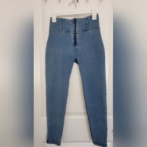 Famous Freddy WR.UP Snug Jeans, Mid Rise Full Length, Sz 6